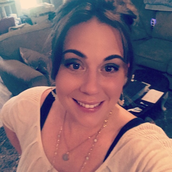 Meet your Posher, Heather - Picture 3 of 4